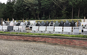 平安陵 墓域全体